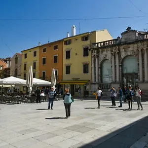 https://apartment-aurora.hotelinzadar.com