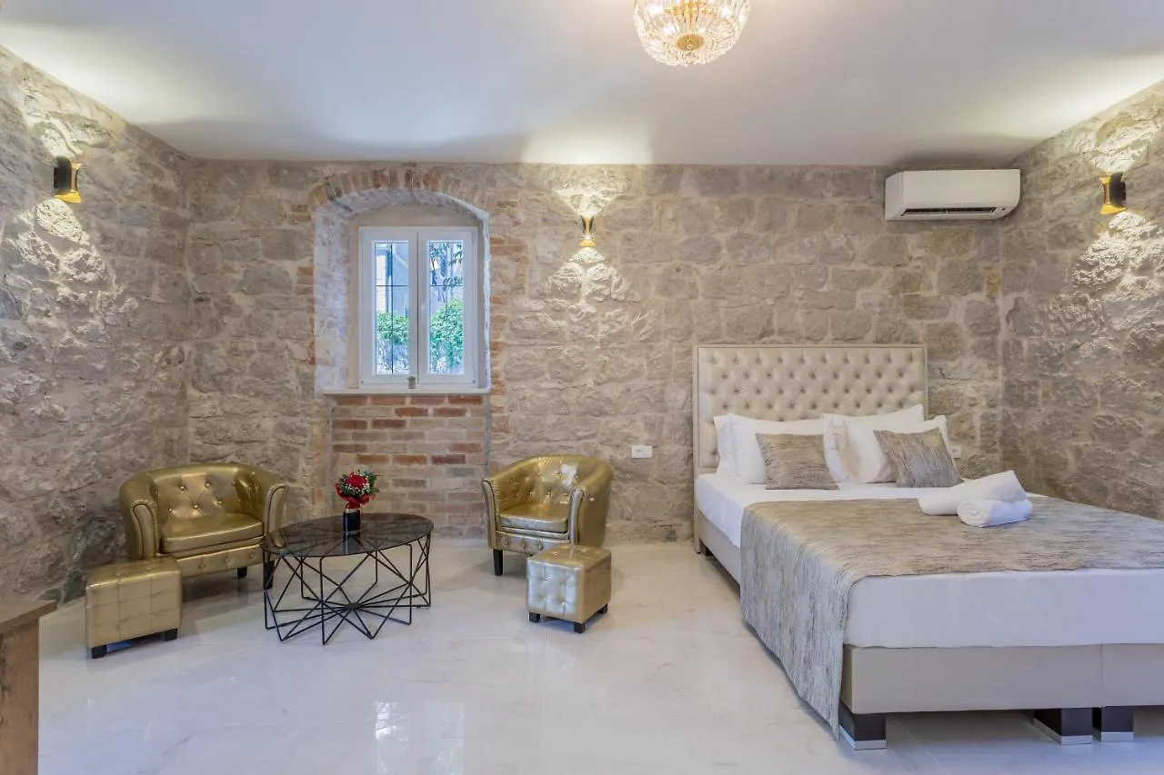 Villabella Luxury Rooms Split 0*,